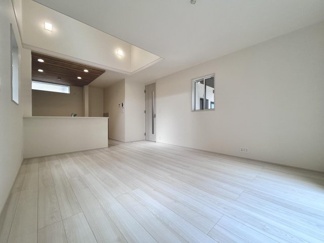 入間郡三芳町大字藤久保の新築一戸建の区画図|並列2台駐車可能！1台分はビルトイン車庫になっており、大切なお車も安心です。