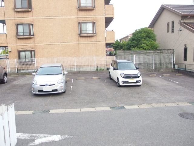 ナスキー21の駐車場