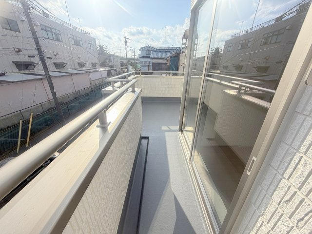 三郷市彦川戸1丁目　新築戸建　全1棟のバルコニー|南向きバルコニー