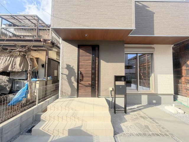 三郷市彦川戸1丁目　新築戸建　全1棟のエントランス|玄関アプローチ