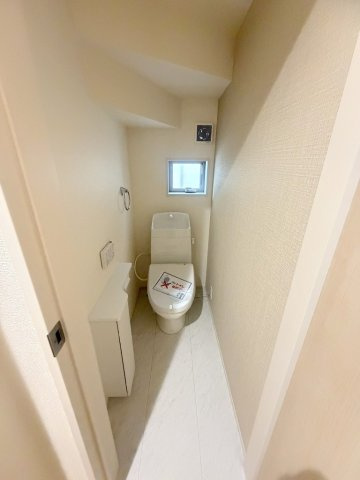 三郷市彦川戸1丁目　新築戸建　全1棟のトイレ|1階のトイレです