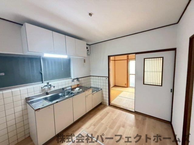 門真市本町戸建の居間・リビング|リビングダイニングです