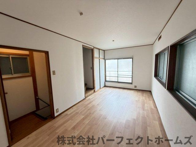 門真市本町戸建の洋室|ゆったりした洋室です