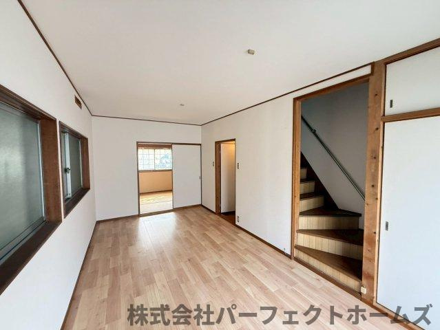 門真市本町戸建の洋室|広々とした洋室です
