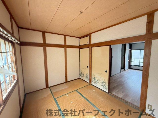 門真市本町戸建の和室|和室ならではの温かな和の空間で寛ぎの時間を過ごせます