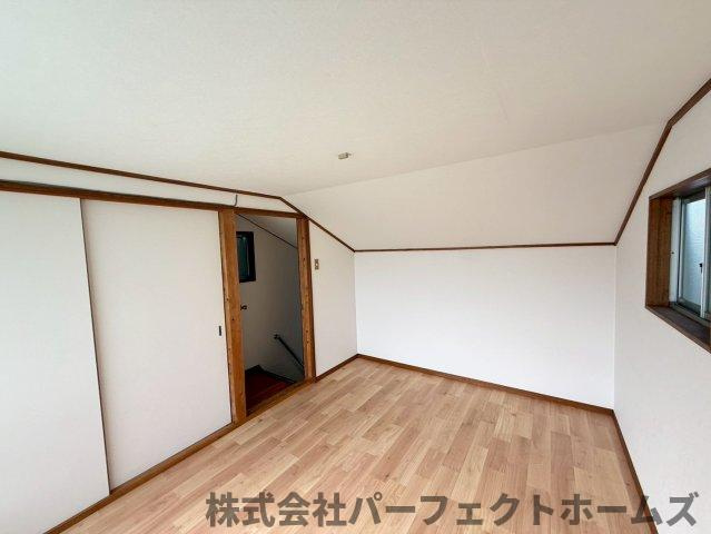 門真市本町戸建の洋室|広々とした洋室です