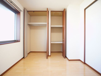 【収納】 | ヴィルシャッツ | 充実収納付きの北側洋間です♪