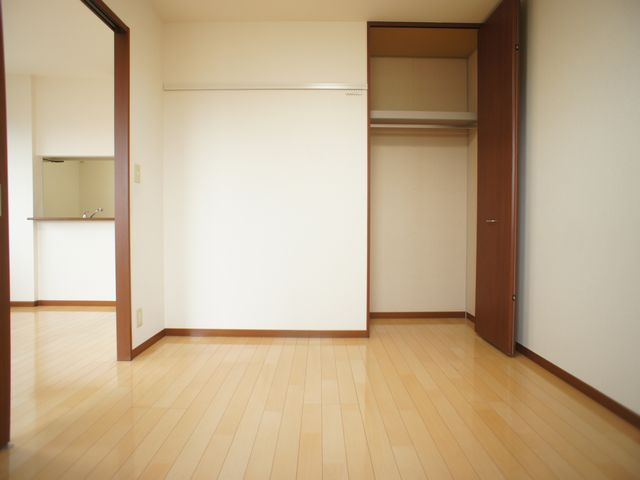 【子供部屋】 | ヴィルシャッツ | 清潔感のあるきれいな洋間です♪