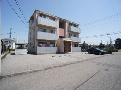 【駐車場】 | ヴィルシャッツ | 広めの駐車場です！2台込みです♪