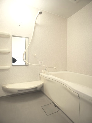 【浴室】 | ヴィルシャッツ | 追い焚き機能付きのバスルームです♪