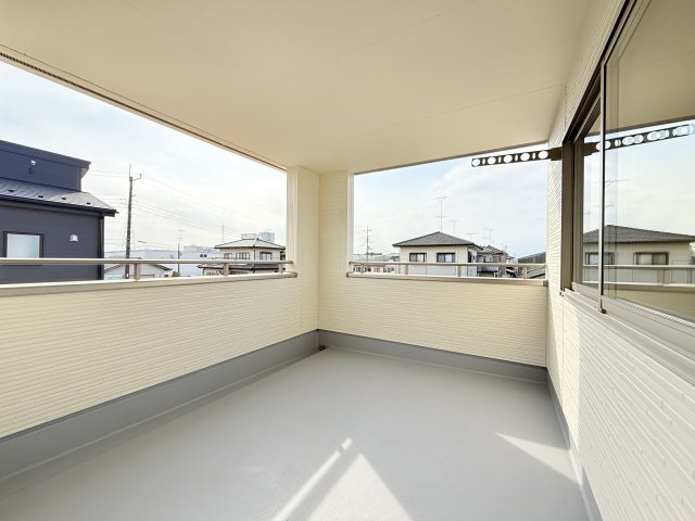 小美玉市上玉里第2　新築戸建　1号棟のバルコニー|日当たりの良いバルコニーは外干しスペースにぴったりです◎