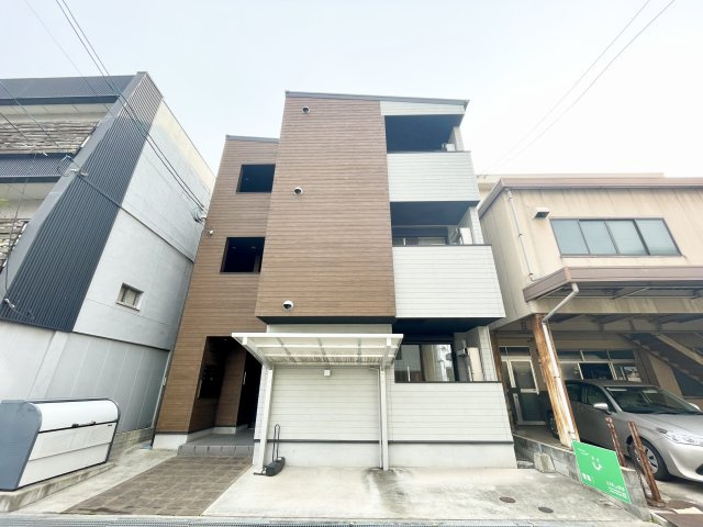 スリーズ霞町の外観