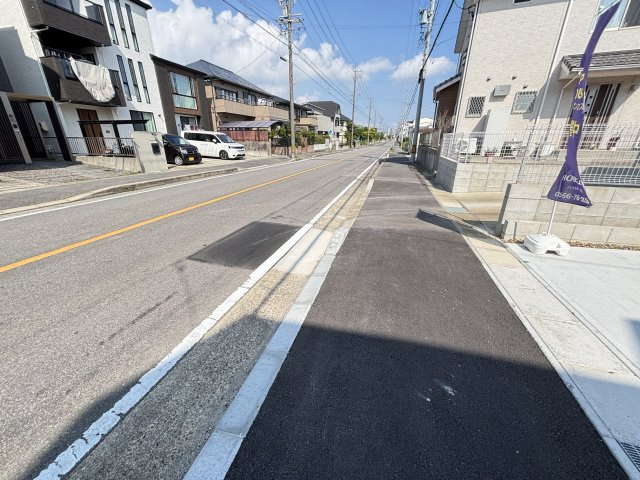 安城市美園町2-2-1『仲介手数料無料』新築一戸建て・建売の前面道路含む現地写真