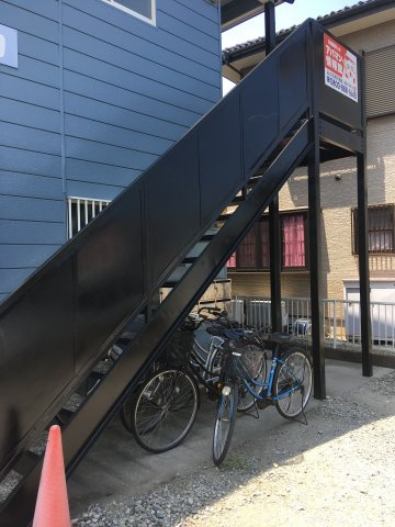 コーポセシカのエントランス|清潔なエントランスです