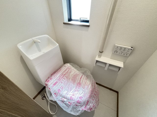 安城市美園町2-2-1『仲介手数料無料』新築一戸建て・建売のトイレ