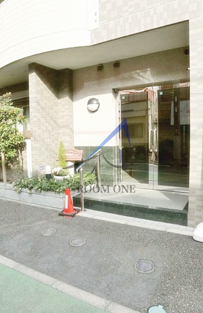 アヴニールのエントランス|エントランスです。