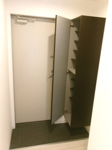 ジーメゾン明石魚住ラピスの玄関