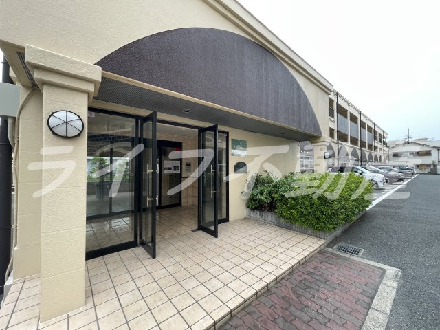 ブランチ613のエントランス|落ち着いたエントランスです