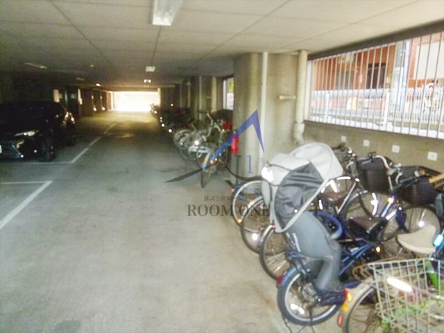 ファミール西新宿のその他共用部分|駐輪場です。