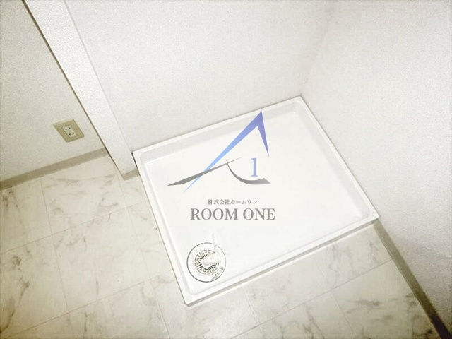 ファミール西新宿の設備|洗濯機置き場です。