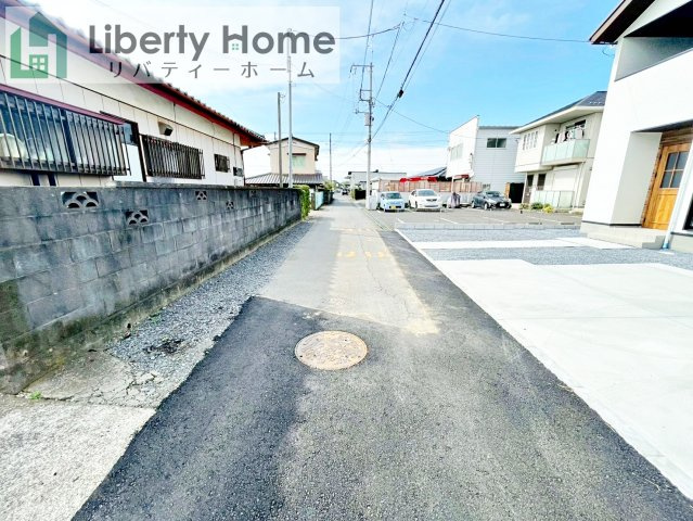 水戸市吉沢町2期　新築戸建の前面道路含む現地写真