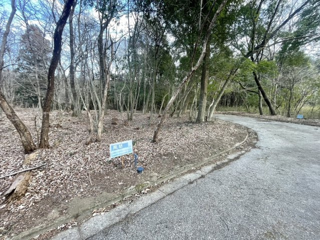 家庭菜園と薪ストーブ、離れもあるスローライフ邸の周辺