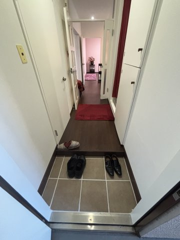 京王山田マンションＢ棟２０６の玄関