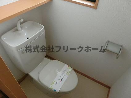 武蔵野市中町２丁目の賃貸マンションのトイレ