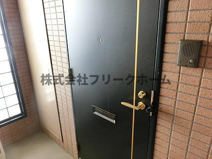 武蔵野市中町２丁目の賃貸マンションの玄関