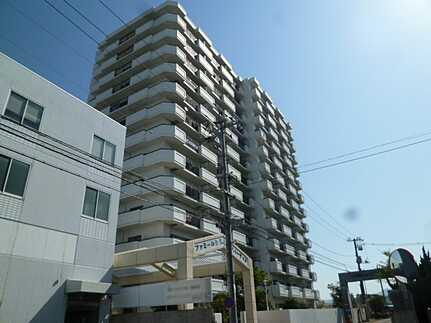 ファミール江波公園リバーサイド壱番館の外観