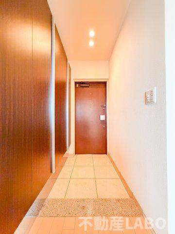 ローレルコート阿倍野・三明町の玄関