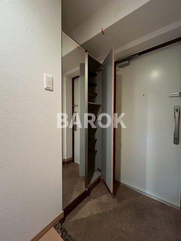 カラコレスⅤの玄関