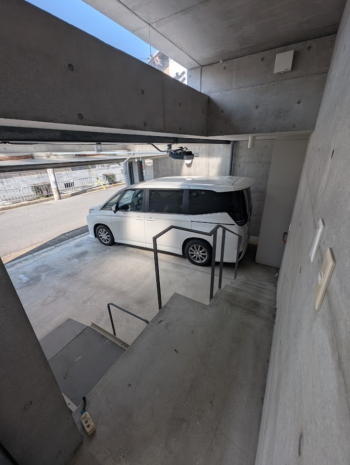 宇治市南陵町２丁目の駐車場