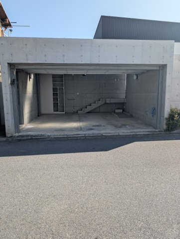 宇治市南陵町２丁目の駐車場