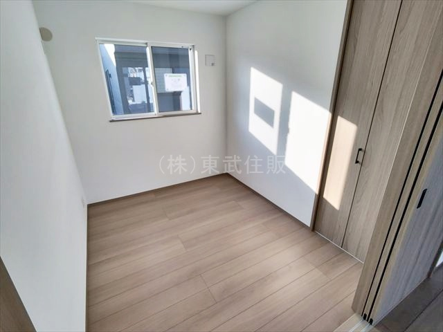 【洋室】 | 川越市中台２丁目　全２棟　B号棟 | 1階西側3.7帖洋室　多目的ルームとしていかがでしょうか