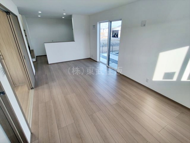 【居間・リビング】 | 川越市中台２丁目　全２棟　B号棟 | 日当たりの良いリビングです