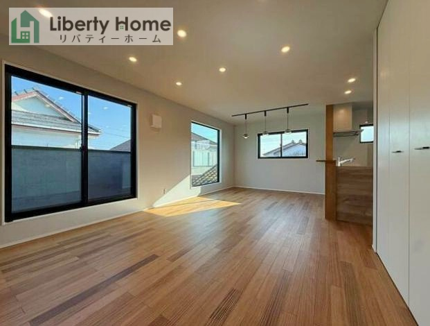 つくばみらい市筒戸　新築戸建の居間・リビング