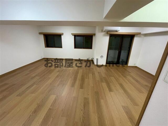 アークステージ関内【おとり物件なし】#学生・社会人にオススメ！初期費用分割払いOK！の居間・リビング