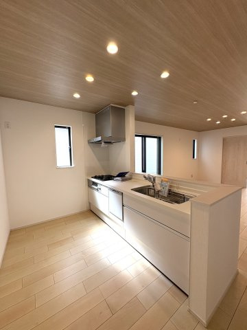 TSUJIDO FAMILY STANDARD — 「辻堂」駅徒歩12分・40坪の安心感のキッチン