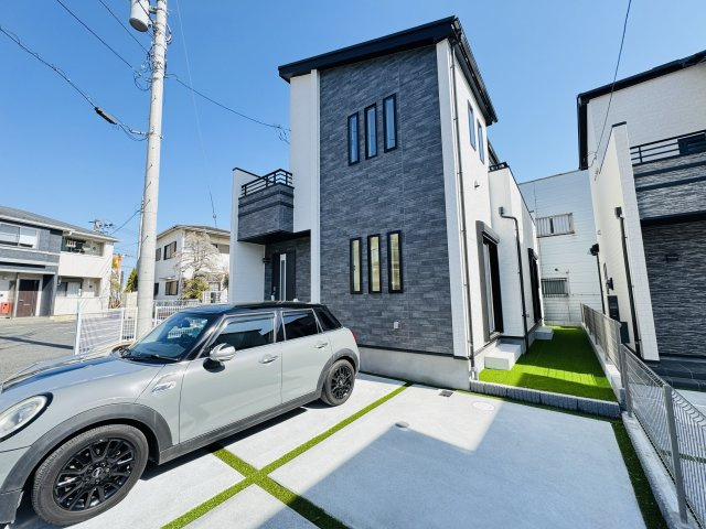 TSUJIDO FAMILY STANDARD — 「辻堂」駅徒歩12分・40坪の安心感の外観