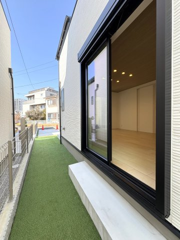 TSUJIDO FAMILY STANDARD — 「辻堂」駅徒歩12分・40坪の安心感の庭