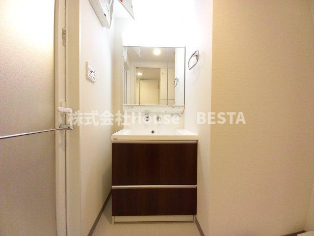 グランビスタ新神戸の独立洗面台