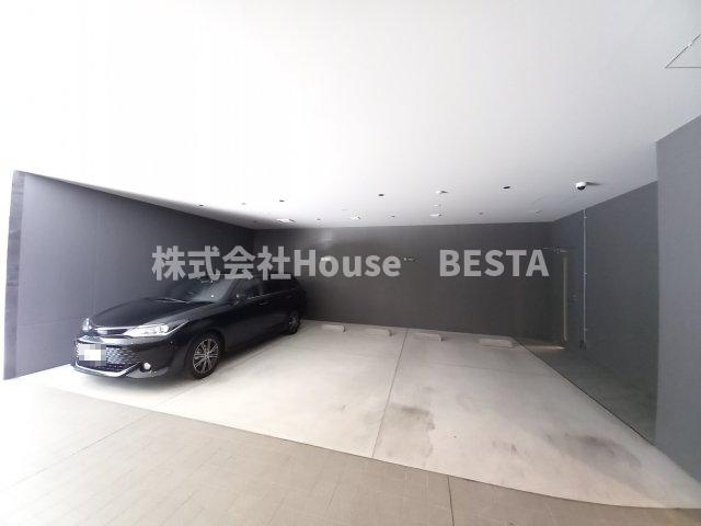 グランビスタ新神戸の駐車場