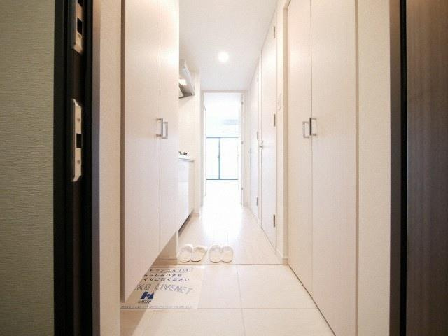 M-RESIDENCE新大阪gardenの玄関