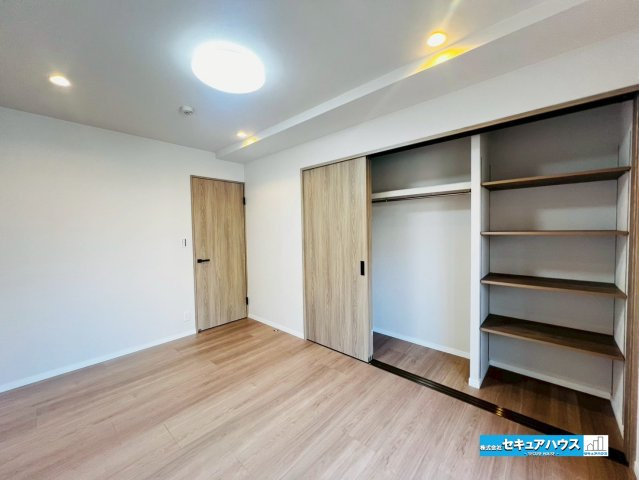 【中古マンション】東海市養父町ユーハウス尾張横須賀の洋室|【洋室】
◆お子様のお部屋や主寝室、来客時の宿泊室、趣味のお部屋としてもご利用いただけます♪