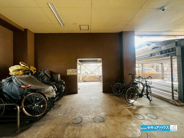 【中古マンション】東海市養父町ユーハウス尾張横須賀の駐車場|事前予約にて現地ご見学いただけます！お気軽にお問い合わせください♪
■株式会社　セキュアハウス■
住宅ローンに強く、知識、経験豊富なスタッフ在籍
お客様に寄り添い、ご成約後もサポート致します。
