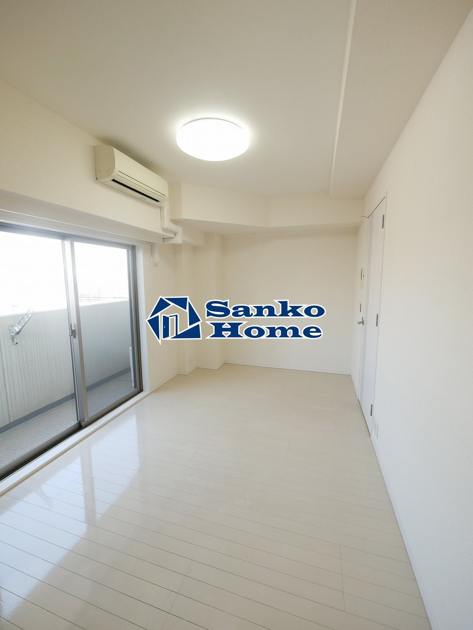 プレール・ドゥーク新御徒町の居間・リビング