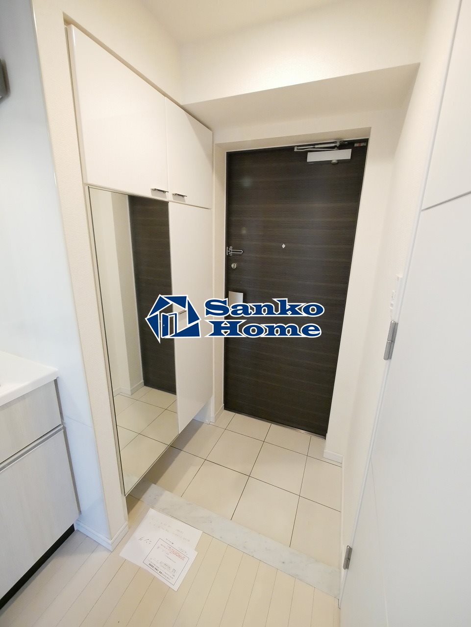 プレール・ドゥーク新御徒町の玄関