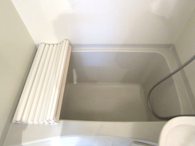 ２階角部屋：デザインリフォーム～サンシティ春日A棟～の浴室|きれいなお風呂です