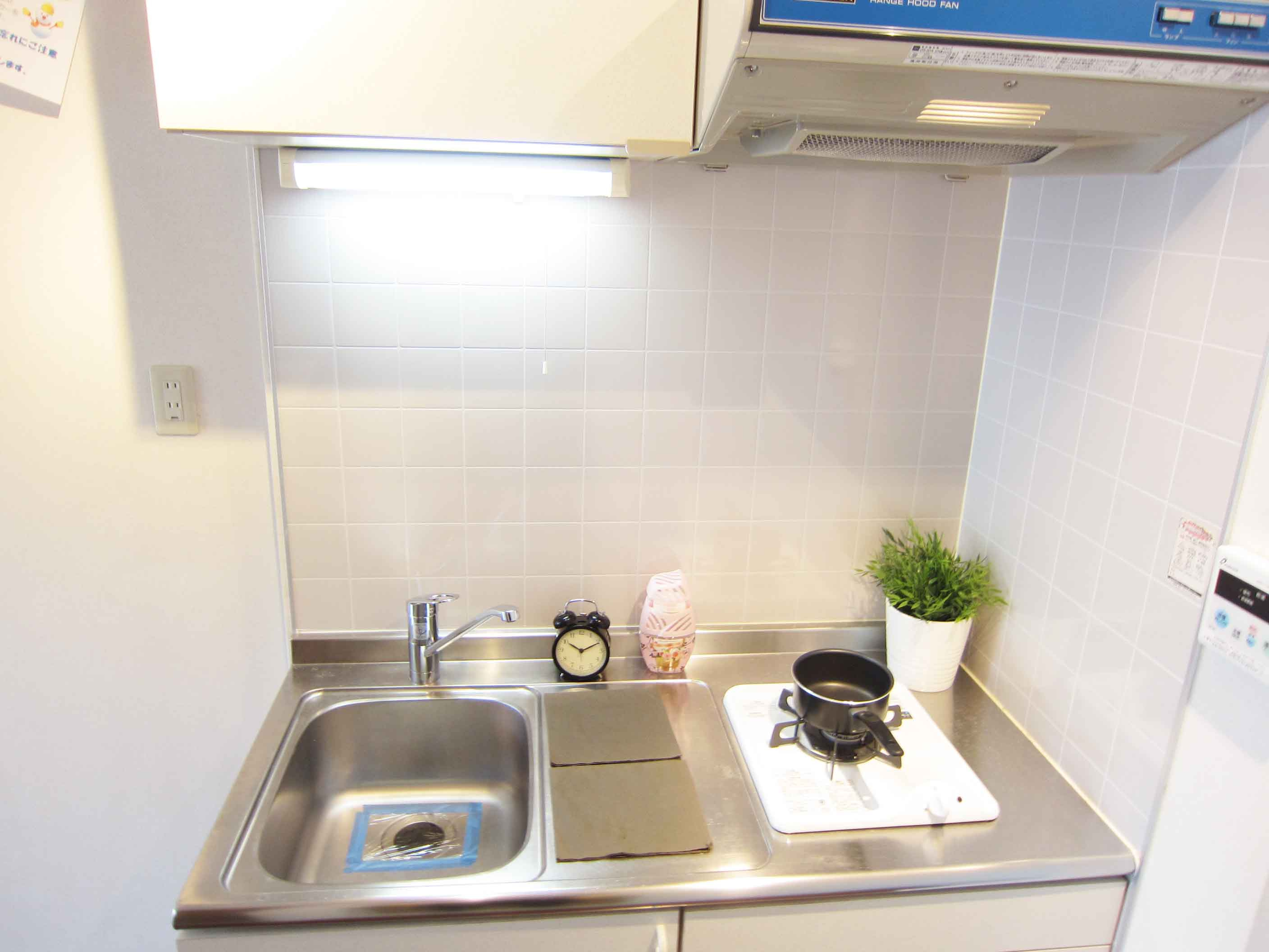 ２階角部屋：デザインリフォーム～サンシティ春日A棟～のキッチン|１口コンロ付きです